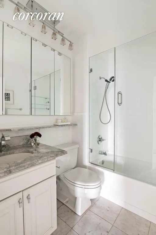 New York City Real Estate | View 75 Livingston Street, 4C | Full Bathroom | View 10