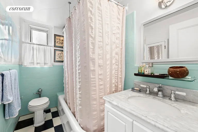 New York City Real Estate | View 12 East 97th Street, 2G | Full Bathroom | View 7