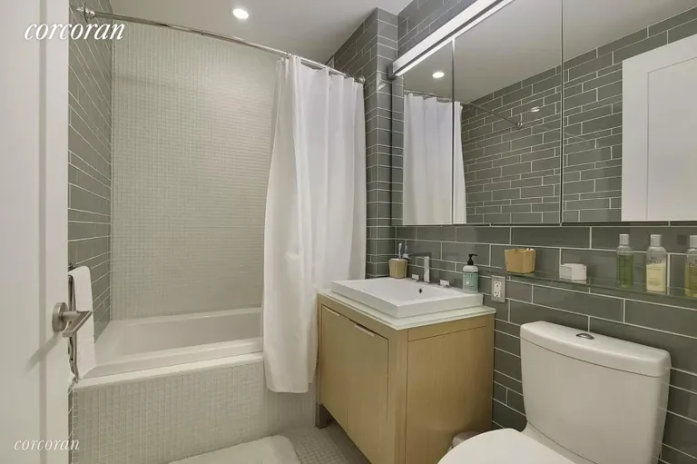 New York City Real Estate | View 22 North 6th Street, 6N | Full Bathroom | View 4