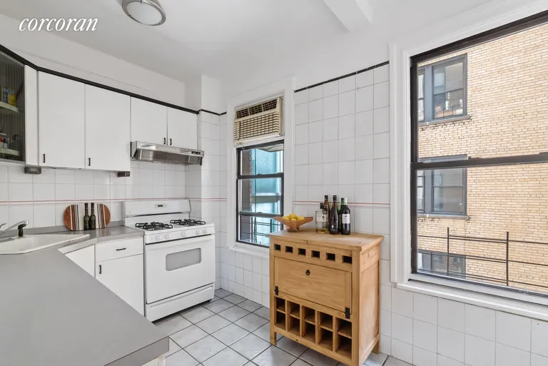 New York City Real Estate | View 467 Central Park West, 8F | room 4 | View 5