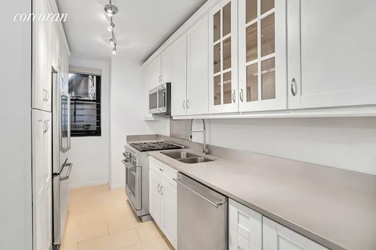 New York City Real Estate | View 315 East 72Nd Street, 1E | room 1 | View 2