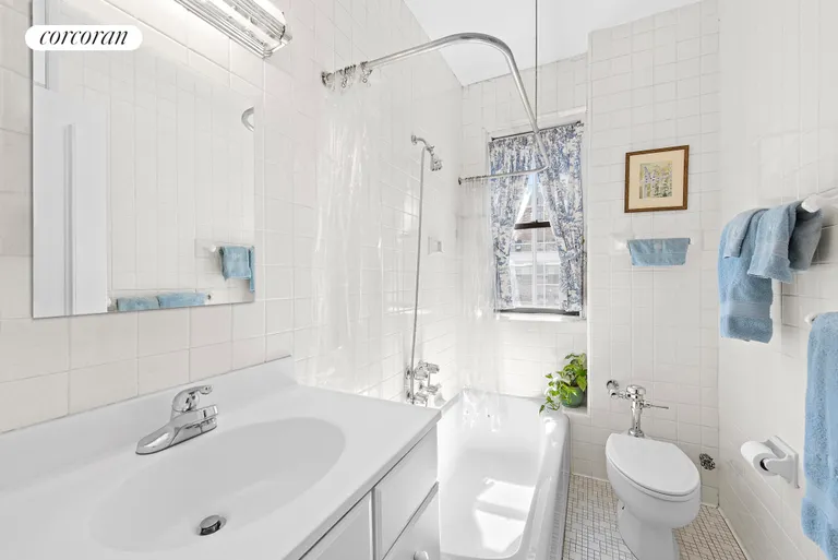New York City Real Estate | View 129 East 82nd Street, 8A | Bathroom | View 6