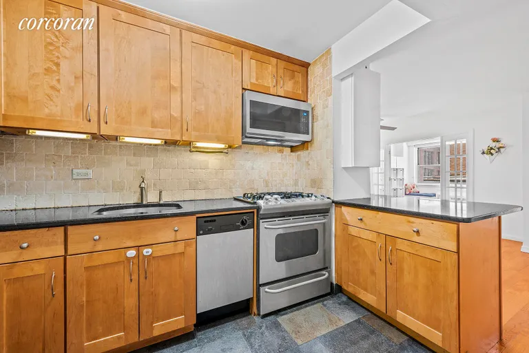 New York City Real Estate | View 139 East 33rd Street, 2L | room 2 | View 3