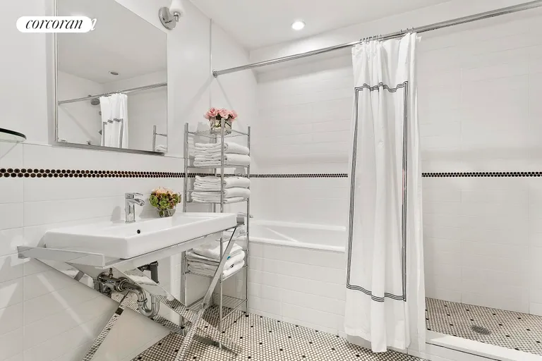 New York City Real Estate | View 35 West 11th Street | 1st Fl Bath | View 17