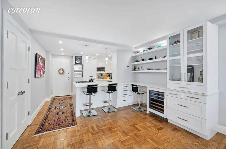 New York City Real Estate | View 39 Gramercy Park North, 6F | room 2 | View 3