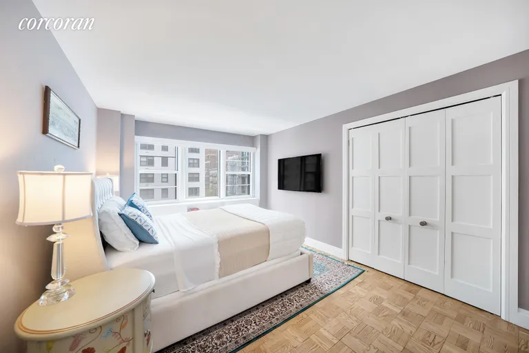 New York City Real Estate | View 39 Gramercy Park North, 6F | room 4 | View 5