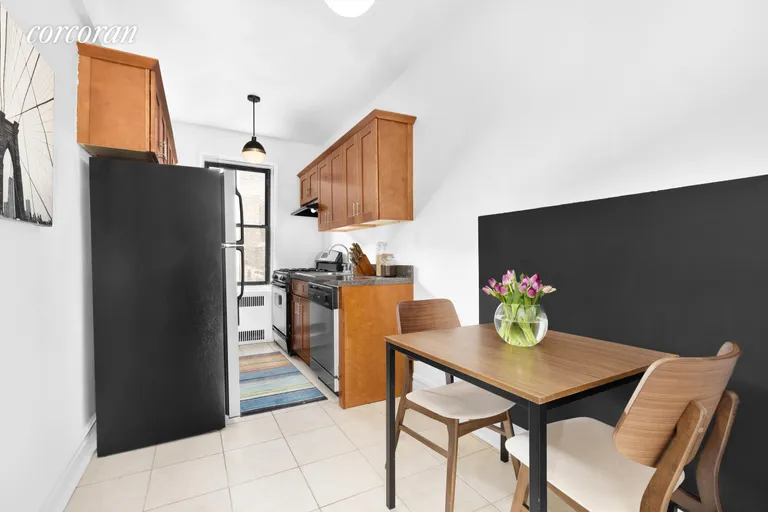 New York City Real Estate | View 135 Hawthorne Street, 1B | Excellant Eat-in Kitchen | View 5