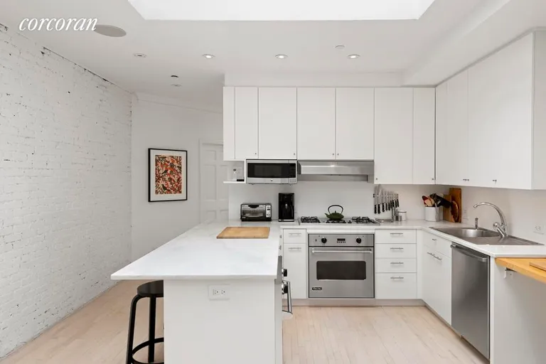 New York City Real Estate | View 28 East 22Nd Street, 9 | room 5 | View 6