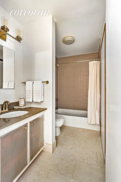 New York City Real Estate | View 39 East 12th Street, 506 | Full Bathroom | View 8