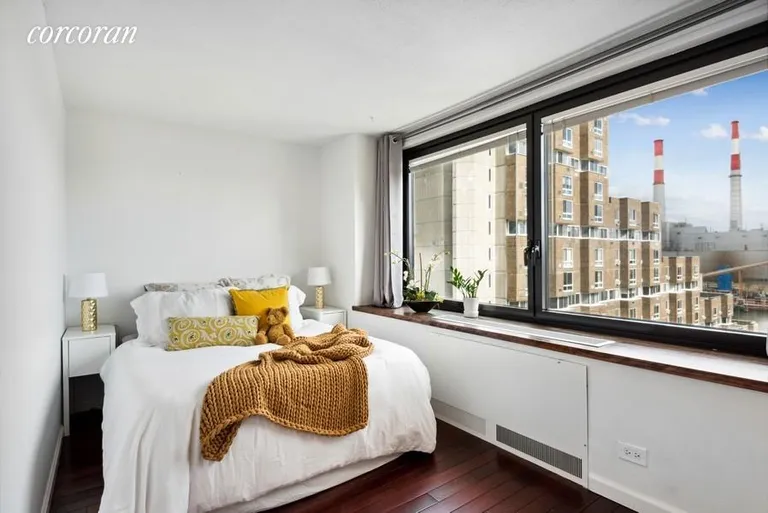 New York City Real Estate | View 531 Main Street, 1104 | Bedroom | View 7