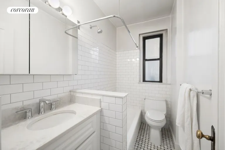 New York City Real Estate | View 225 West 25th Street, 5D | room 4 | View 5