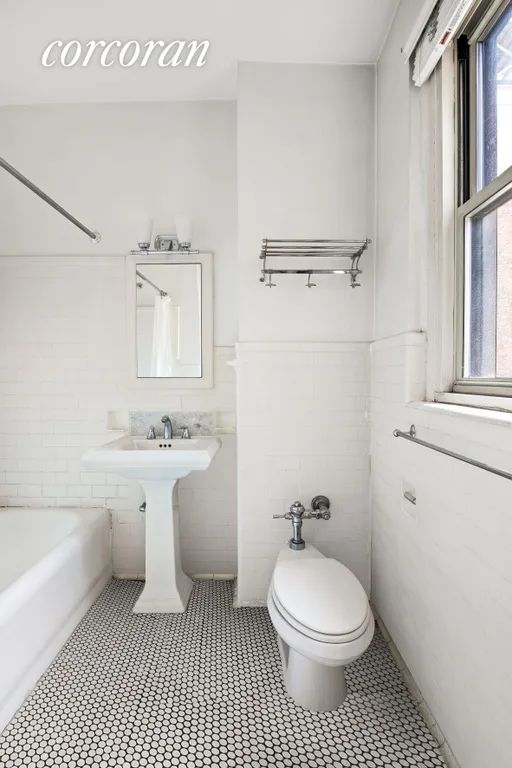 New York City Real Estate | View 67 Park Avenue, 11E | Primary Bathroom | View 6
