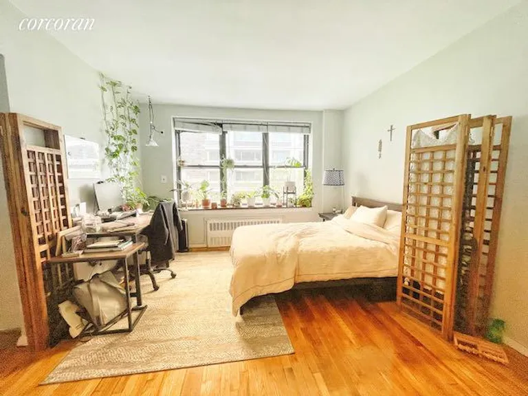 New York City Real Estate | View 208 East 70th Street, 5B | 1 Bath | View 1