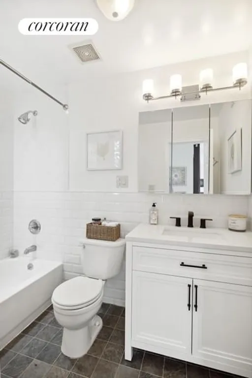 New York City Real Estate | View 362 Eastern Parkway, 4B | En-Suite Full Bathroom | View 12