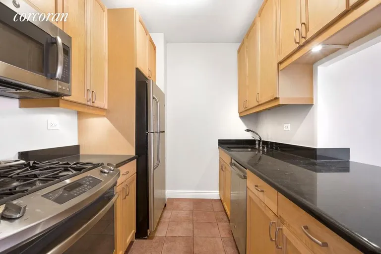 New York City Real Estate | View 380 Rector Place, 8K | room 2 | View 3
