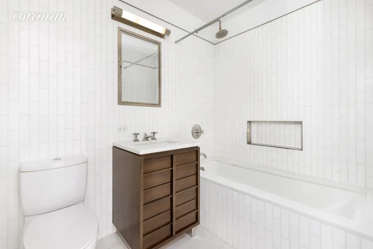 New York City Real Estate | View 151 East 85th Street, 8F | Full Bathroom | View 7