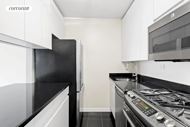 New York City Real Estate | View 270 West 17th Street, 7D | room 3 | View 4