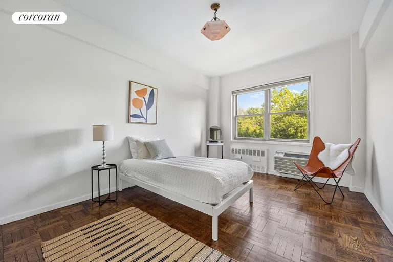 New York City Real Estate | View 10 Plaza Street East, 5H | room 3 | View 4