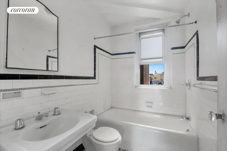 New York City Real Estate | View 145 West 79th Street, 9B | Full Bathroom | View 6