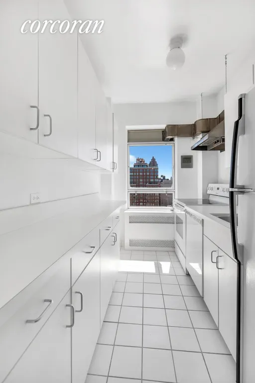 New York City Real Estate | View 411 West End Avenue, 18B | room 5 | View 6