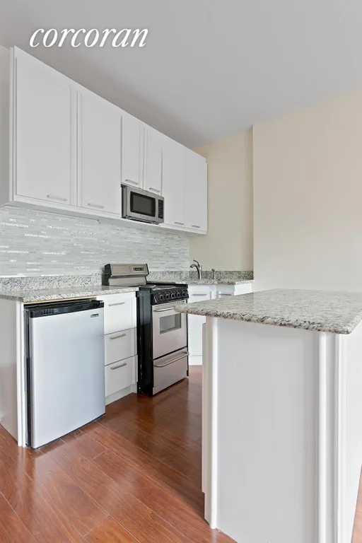 New York City Real Estate | View 465 West 57th Street, 3A | Kitchen | View 4
