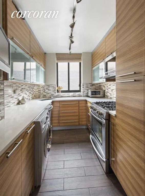 New York City Real Estate | View 343 East 74th Street, 6G | Kitchen | View 3
