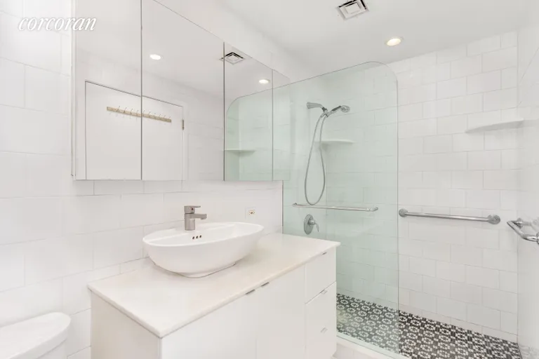 New York City Real Estate | View 11 2Nd Place, 601 | Full Bathroom | View 8
