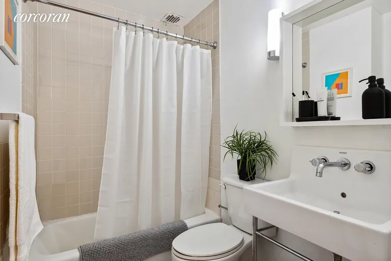 New York City Real Estate | View 358 West 23rd Street, 1B | Full Bathroom | View 5
