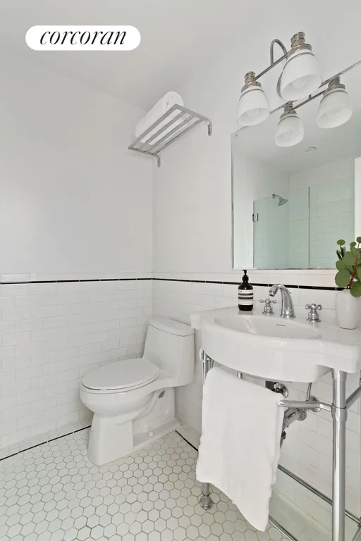 New York City Real Estate | View 226 Cumberland Street | Full Bathroom | View 14