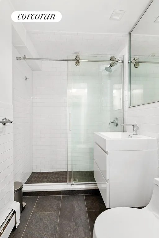 New York City Real Estate | View 226 Cumberland Street | Full Bathroom | View 19