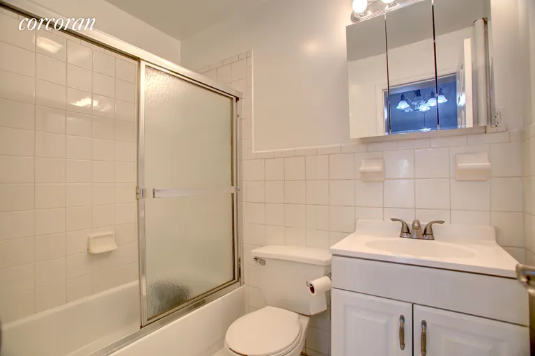 New York City Real Estate | View 127 West 72Nd Street, 3F | Full Bathroom | View 6