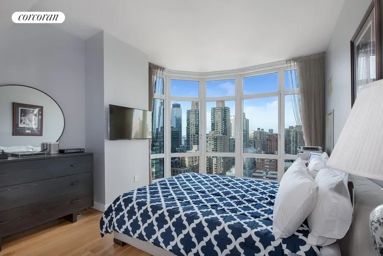 New York City Real Estate | View 555 West 59th Street, 23B | room 6 | View 7