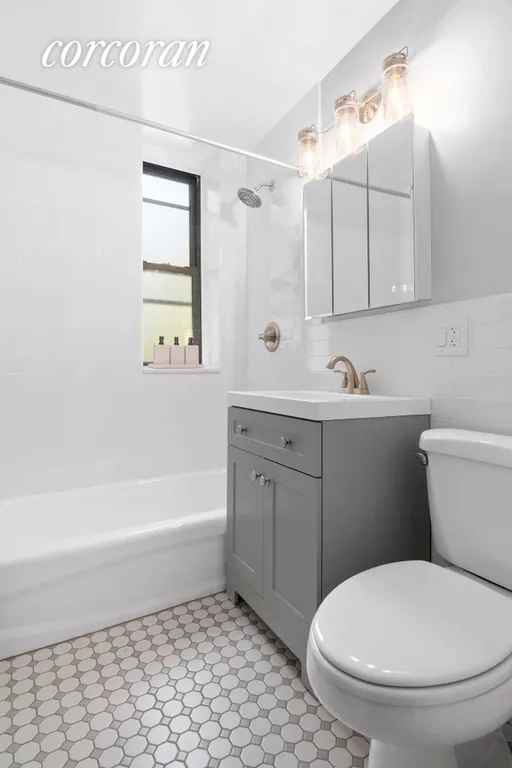 New York City Real Estate | View 333 4th Street, 4A | Full Bathroom | View 5