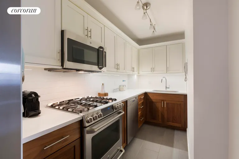 New York City Real Estate | View 430 West 34th Street, 7D | room 2 | View 3