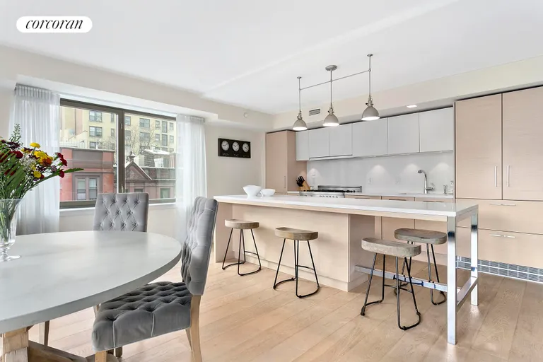New York City Real Estate | View 101 West 87th Street, 605 | Kitchen | View 2
