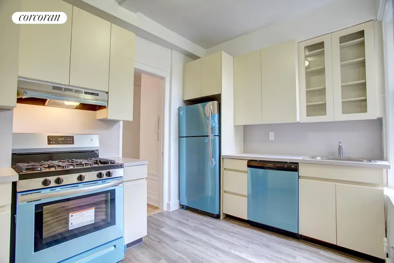 New York City Real Estate | View 250 West 104th Street, 94 | Kitchen | View 6