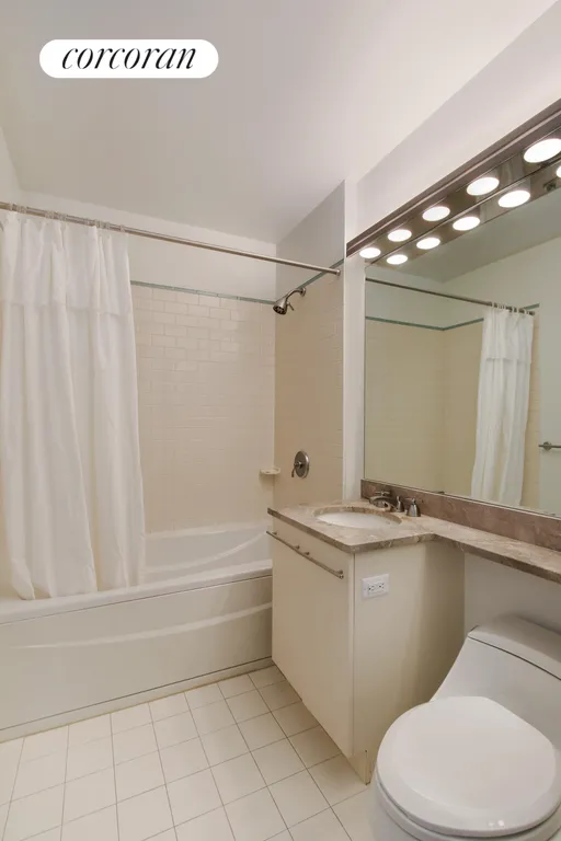 New York City Real Estate | View 272 West 107th Street, 17A | Full Bathroom | View 8