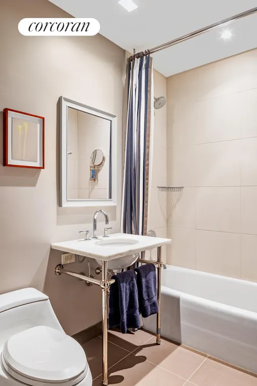 New York City Real Estate | View 33 West 56th Street, 5A | Full Bathroom | View 11