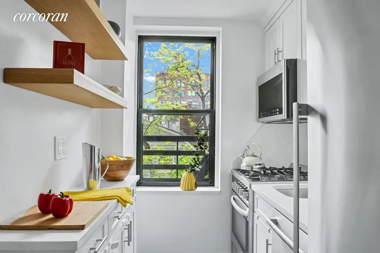 New York City Real Estate | View 81 Bedford Street, 4D | Kitchen | View 7