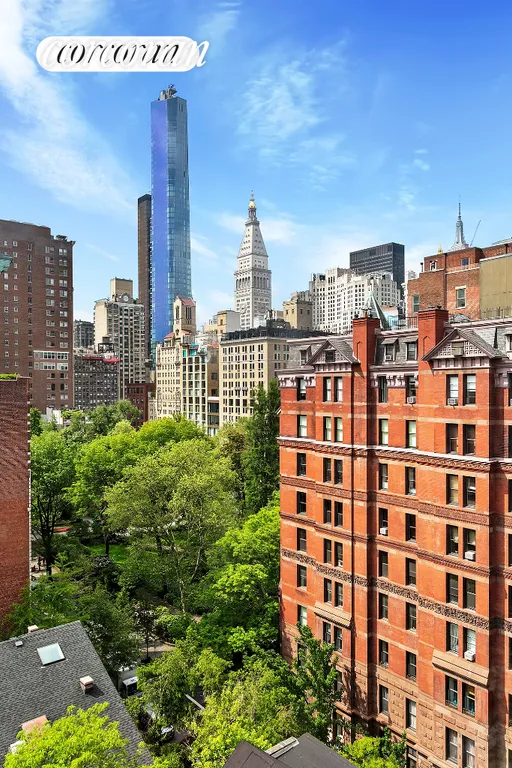 New York City Real Estate | View 32 Gramercy Park South, 12H | room 2 | View 3