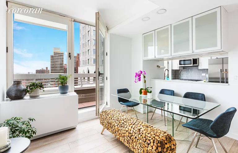 New York City Real Estate | View 170 East 87th Street, PHW21B | room 1 | View 2