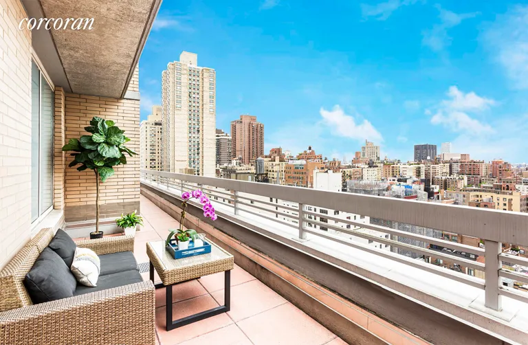 New York City Real Estate | View 170 East 87th Street, PHW21B | room 2 | View 3