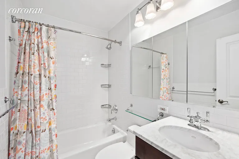 New York City Real Estate | View 112 West 56th Street, 29S | Full Bathroom | View 8