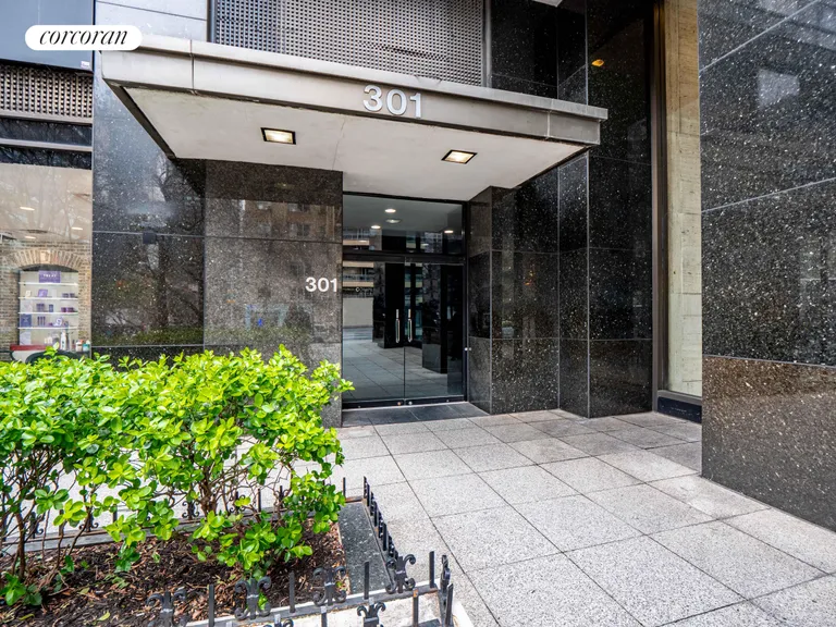 New York City Real Estate | View 301 East 57th Street, FL3 | Separate Entrance | View 3