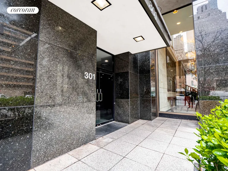 New York City Real Estate | View 301 East 57th Street, FL3 | Separate Entrance | View 4