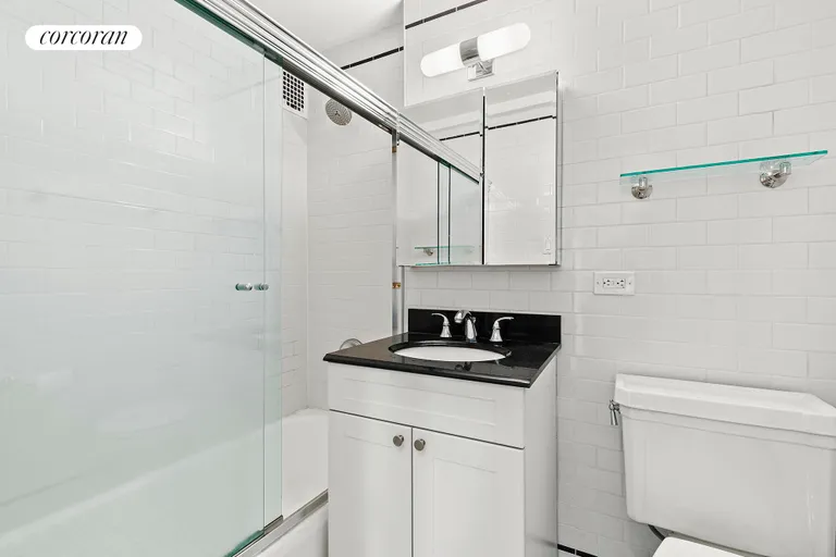 New York City Real Estate | View 123 East 37th Street, 11E | Full Bathroom | View 8