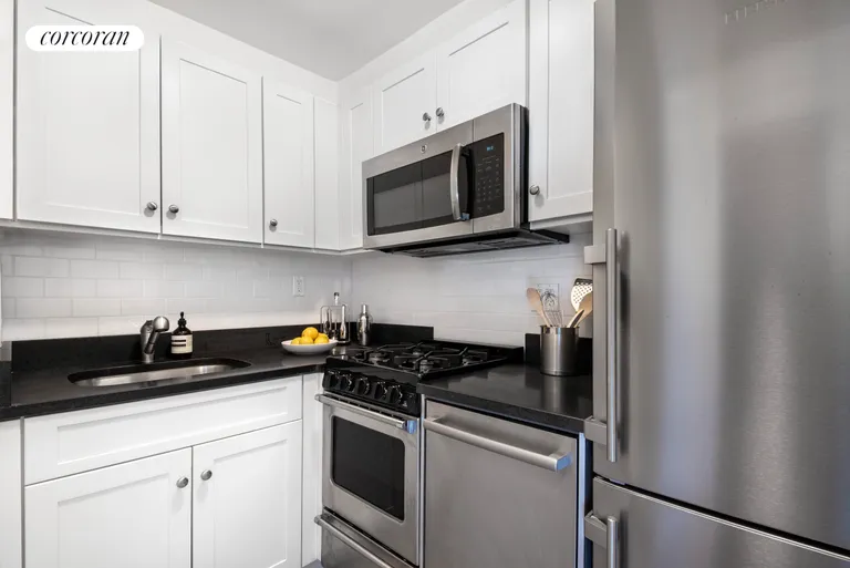 New York City Real Estate | View 14 Horatio Street, 12K | room 3 | View 4