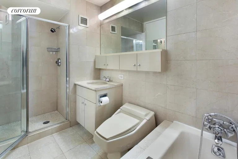 New York City Real Estate | View 160 West 66th Street, 36F | Full Bathroom | View 4