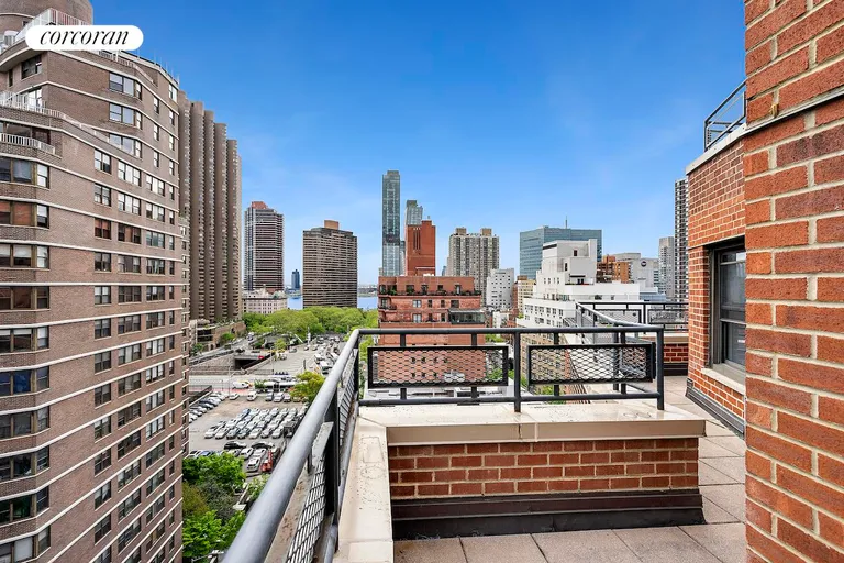 New York City Real Estate | View 210 East 36th Street, PHD | room 4 | View 5