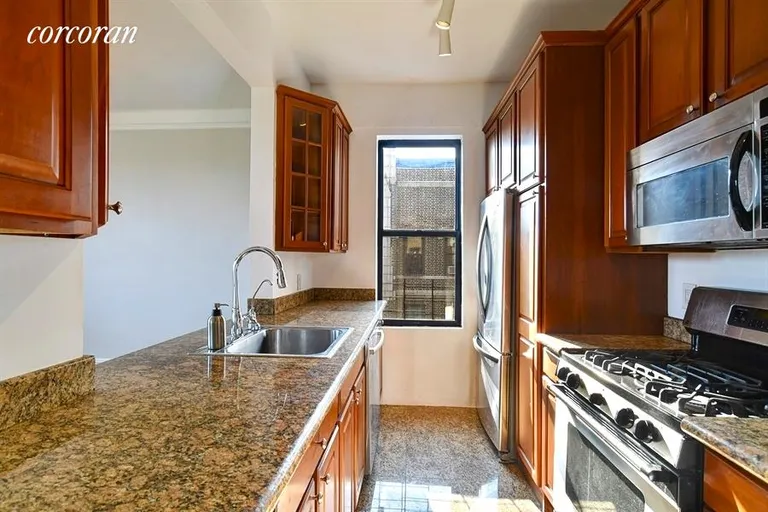 New York City Real Estate | View 255 Eastern Parkway, F16 | room 1 | View 2